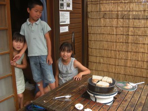 朝のコテージバーベキュー